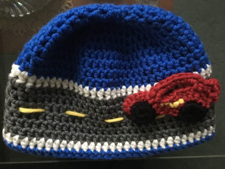 Rennauto-Mütze