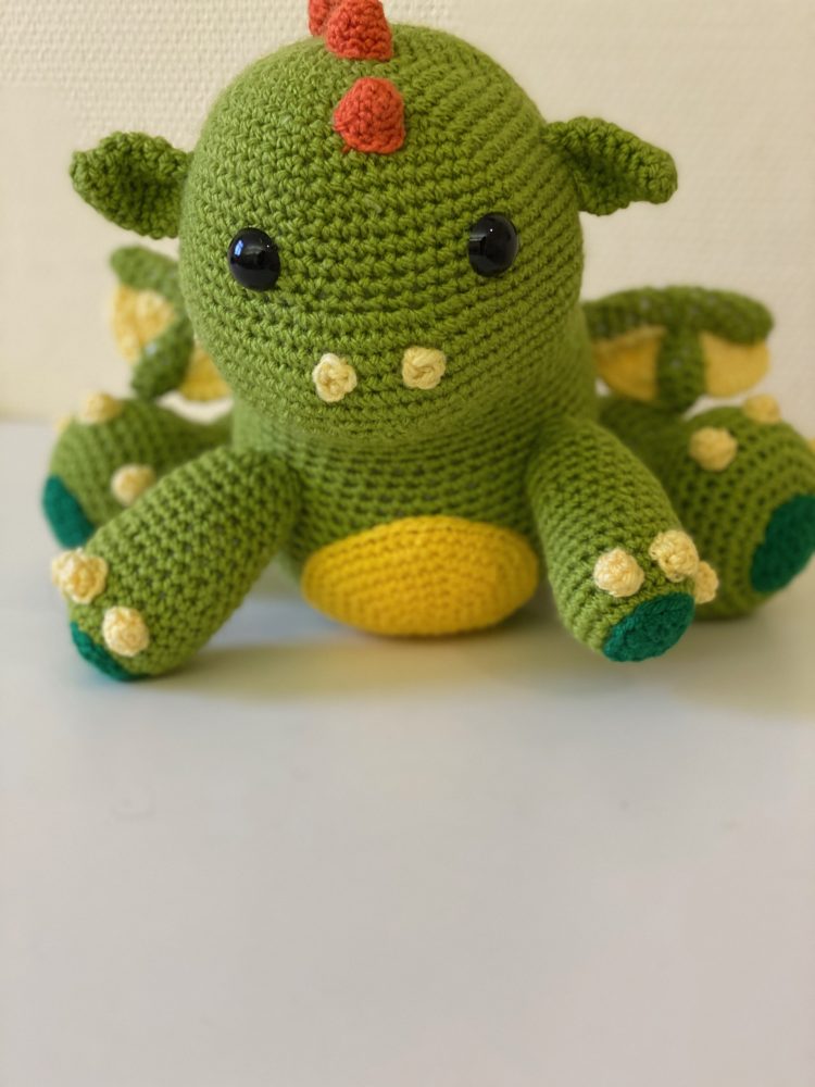 Schutzloser Baby-Drache